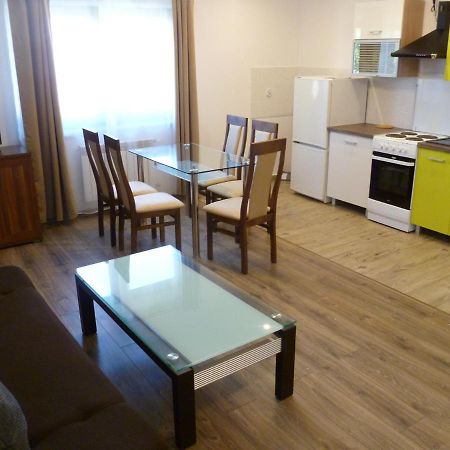 Klimatyczny Domek - Apartamenty & Noclegi Slawecin エクステリア 写真