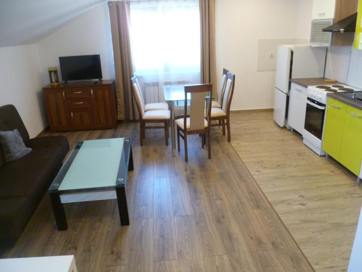 Klimatyczny Domek - Apartamenty & Noclegi Slawecin エクステリア 写真
