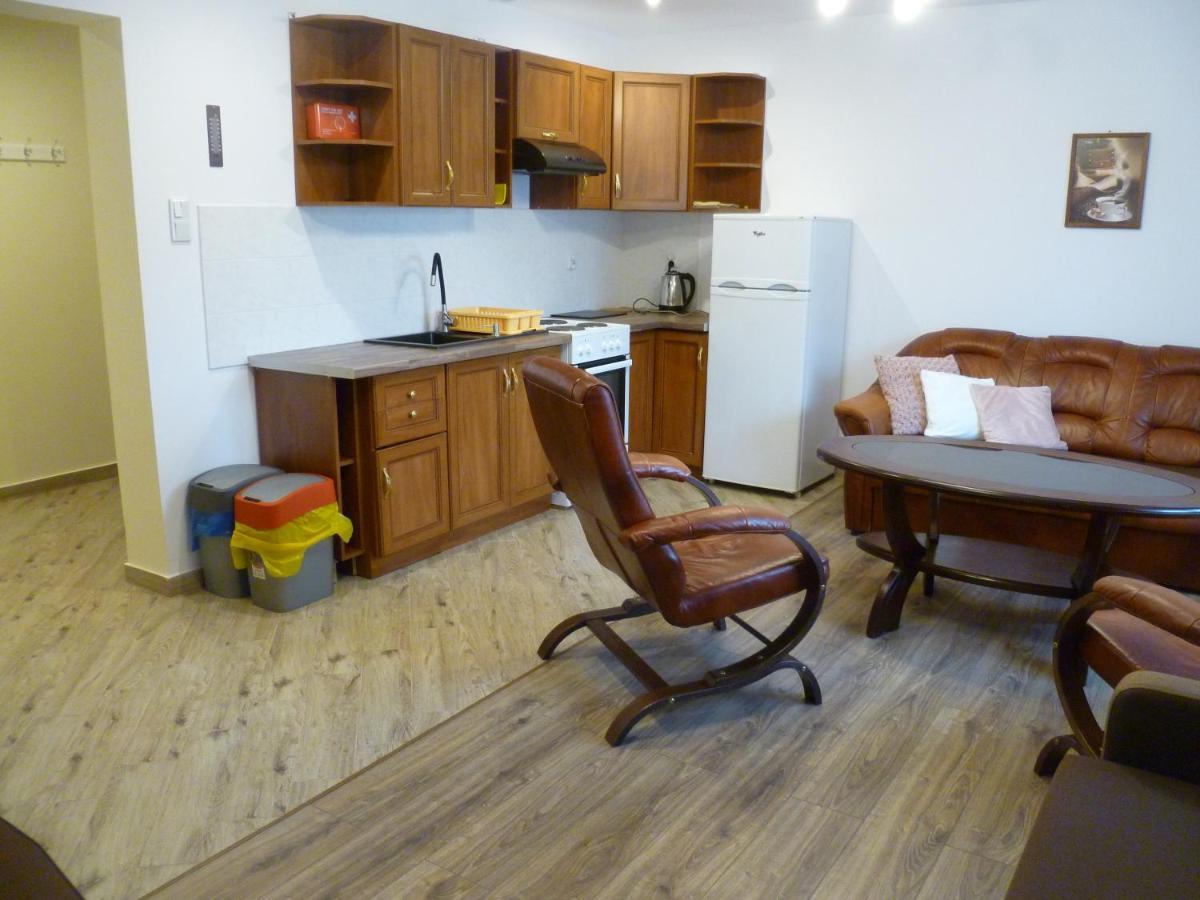Klimatyczny Domek - Apartamenty & Noclegi Slawecin エクステリア 写真