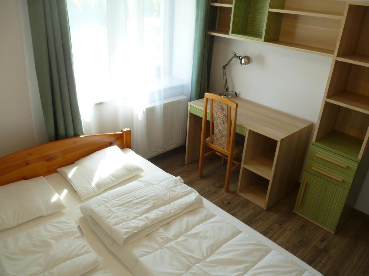 Klimatyczny Domek - Apartamenty & Noclegi Slawecin エクステリア 写真